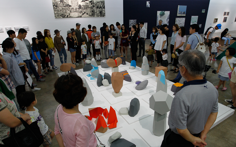 2016광주비엔날레 개막 한 달 관련 이미지